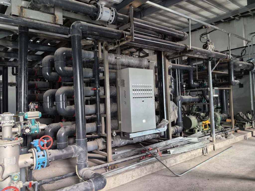 77 m³/h RO浓盐水软化除氟除硅项目的处理设备现场